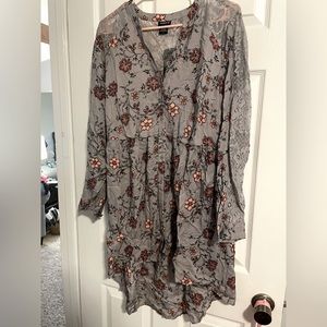 Torrid gray flowered low high blouse size 2
